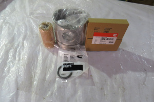 Поршневая к-т (поршень,палец,кольца,стопор) 6CT,ISC,QSC,QSL (D=69 камера по центру) (АНАЛОГ) (C)