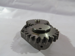 4935792/3937404 Насос масляный 4-6BT,EQB180 (C)